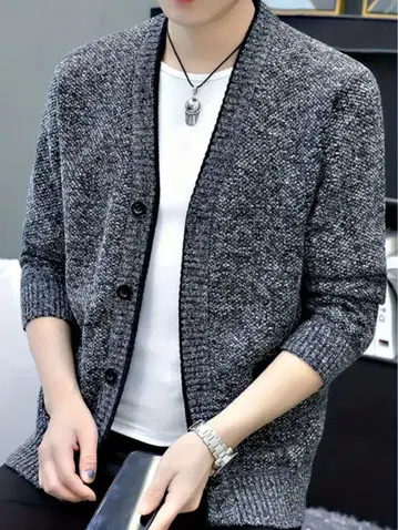 그레이 계열 버튼 니트 가디건