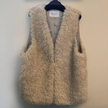 A DAY IN THE LIFE 베이지 퍼 베스트