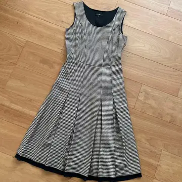 [ 새상품급 ] LOUNIE 하운드투스 원피스