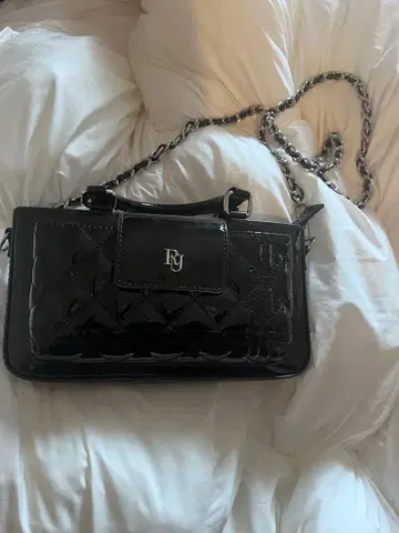 riu 숄더백 에나멜 퀼팅 폰 백