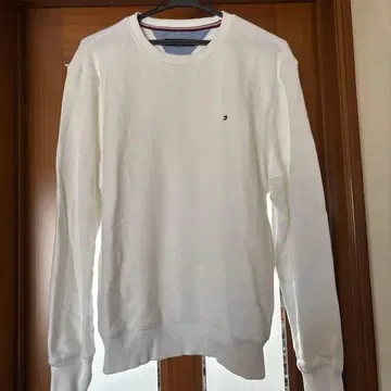 타미힐피거 화이트 크루넥 트레이닝복