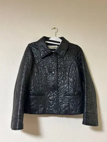 블랙 퀼팅 숏 기장 자켓