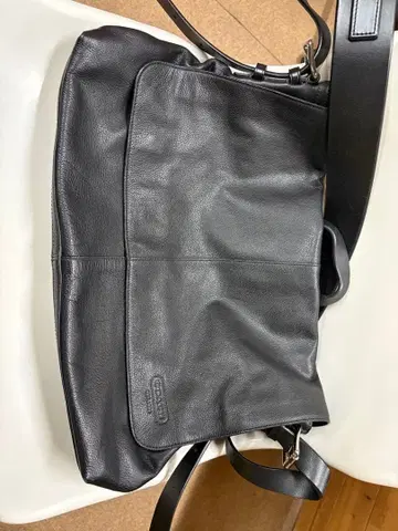 블랙 가죽 숄더백