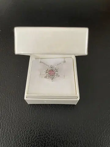 새상품 미사용품 눈꽃 디자인 목걸이 키타이치 유리 오타루