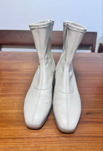 Balancoire 화이트 가죽 부츠 23.5cm