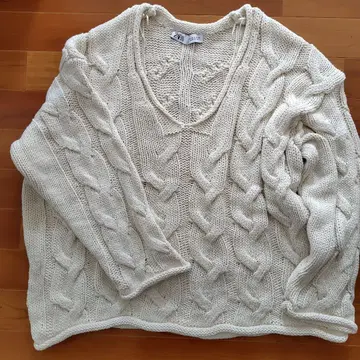 ZARA 아이보리 케이블 니트 스웨터 S