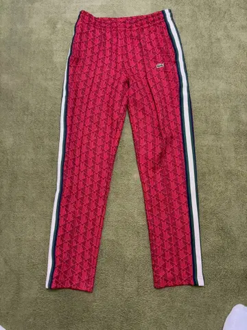 Lacoste 빨간색 패턴 조거 팬츠