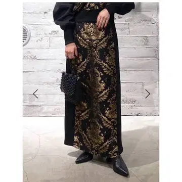 [ 새상품급 ] HARE 고블랑 절개 스커트 블랙 x 골드 고급스러움