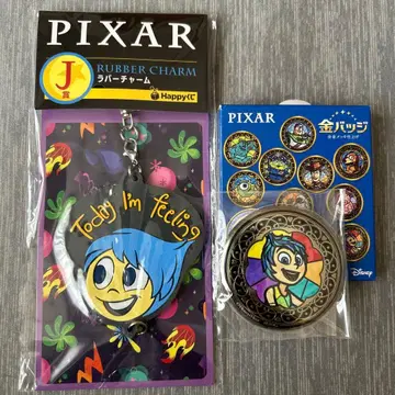 PIXAR 러버 참과 배지 세트