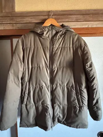 올리브 그린 후드 부착 자켓