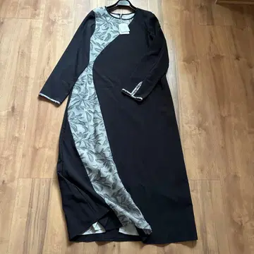 새상품 radiate 정가 3만 3000엔 스콧 클럽 롱 원피스