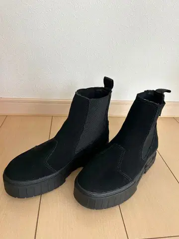 PUMA 첼시 스웨이드 블랙 사이드 고어 부츠(24cm)