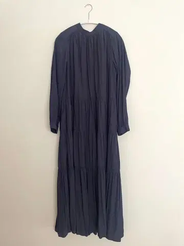 티어드 하이넥 볼륨 원피스