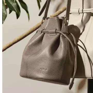 agnes b. 에네스베 숄더백 샬롯 소가죽 컨디션 최상