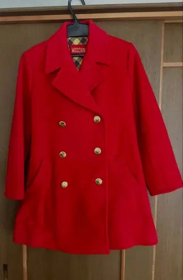 MOSCHINO 레드 피코트 140