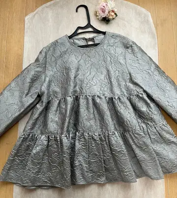 새상품급 OHGA 오가 자카드 개더 블라우스 풀오버 그레이