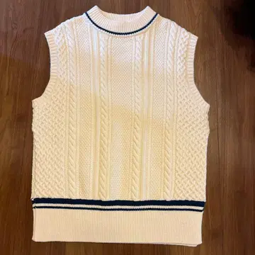 BEAUTY&YOUTH 케이블 니트 베스트 아이보리