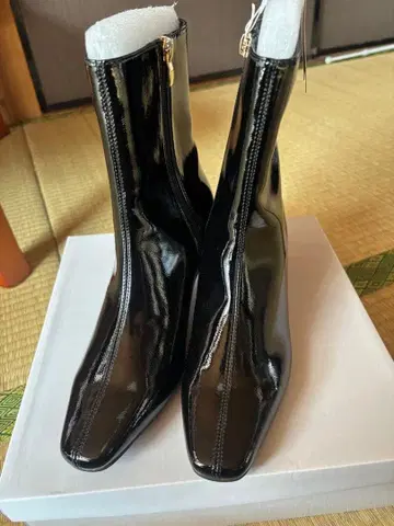 블랙 숏부츠 지퍼 부착