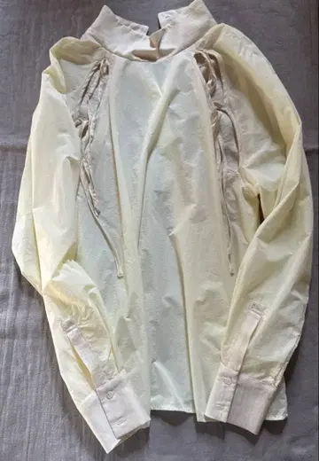 RayBEAMS 크림색 드레이프 긴팔 셔츠