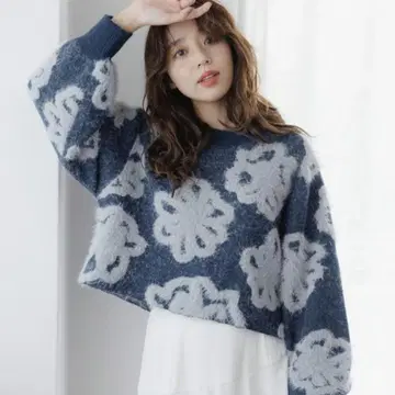 페더 플라워 자카드 니트 풀오버