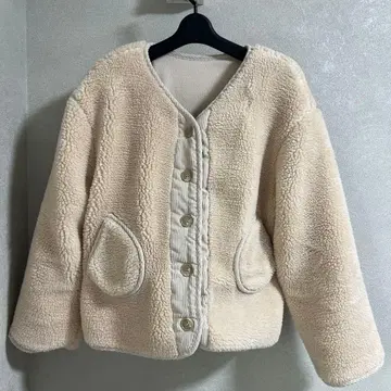 보아 자켓 크림색 버튼 포함