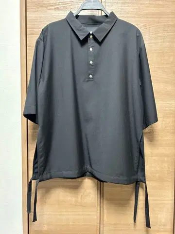 NOT CONVENTIONAL 셔츠