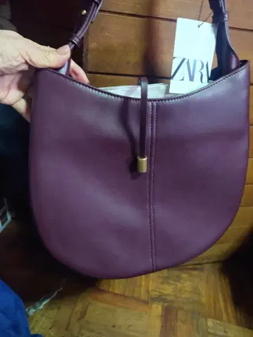 ZARA 버건디 숄더백 미사용 새상품