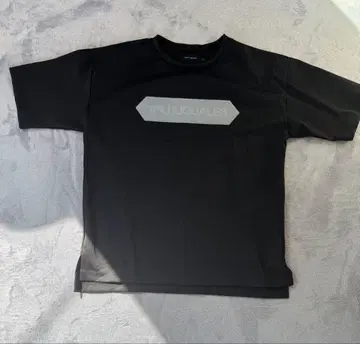 1PIU1UGUALE3 블랙 T셔츠 M