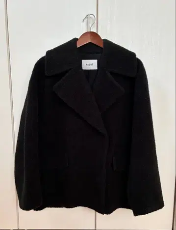 HAUNT 보아 숏코트