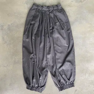 밑단 프릴 팬츠