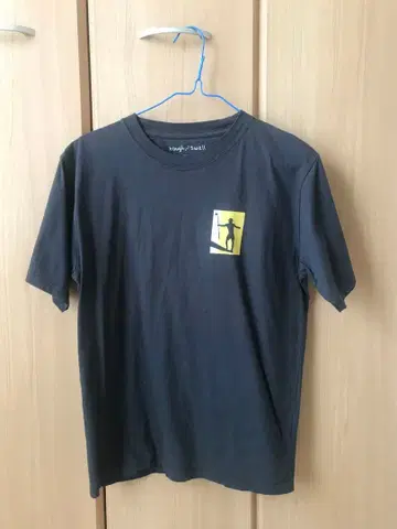 [착용 1회] Rough & Swell 티셔츠 S 사이즈 차콜 그레이