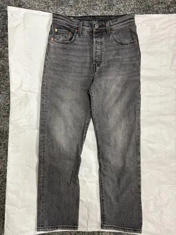 Levi's 그레이 스트레이트 데님