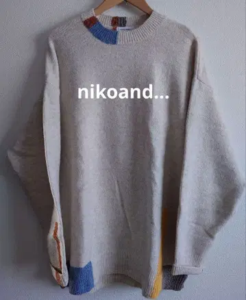 nikoand - 베이지 컬러 블록 스웨터