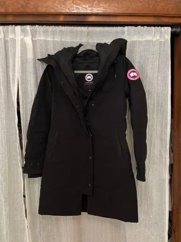 Canada Goose 블랙 다운 자켓