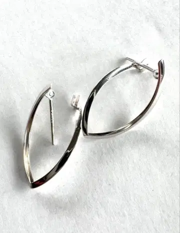 반돔 아오야마 ] K10 화이트 골드 귀걸이