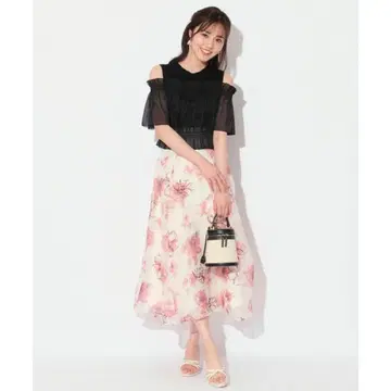 윌 셀렉션 자수 플라워 플레어 스커트