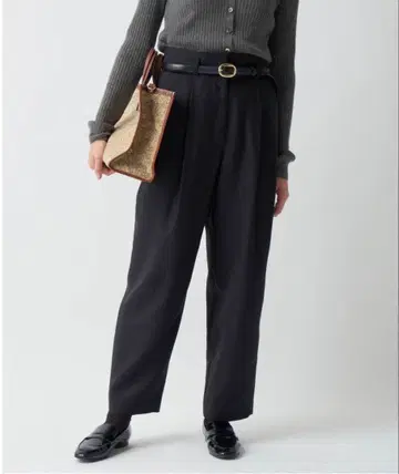 미사용 새상품 IENA 라이트 울스텐드 비에라 턱 팬츠 사이즈 36