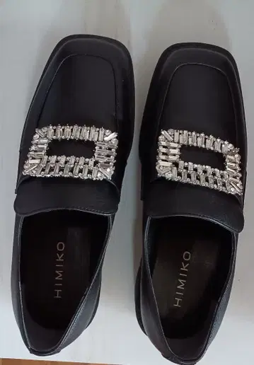 새상품급 HIMIKO 블랙 장식 로퍼