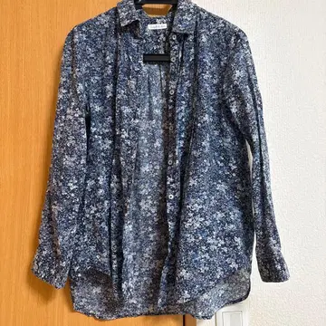 써니클라우드 펠리시모 꽃무늬 얇은 소재 셔츠