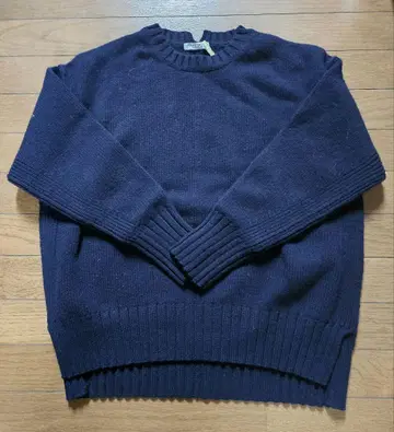 no.604 TOMORROWLAND 스웨터