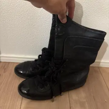 가죽 하이컷 부츠 블랙