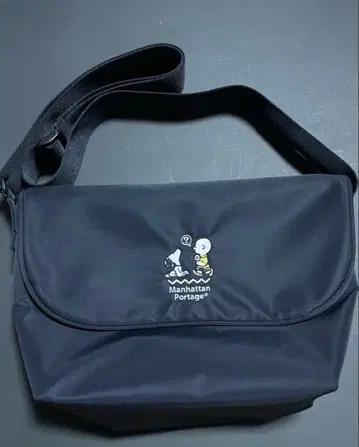 맨해튼 포티지 x PEANUTS 스누피 숄더백 L