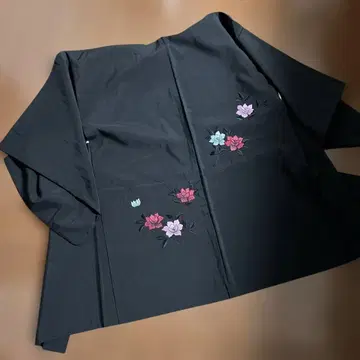 꽃무늬 자수 블랙 겉옷