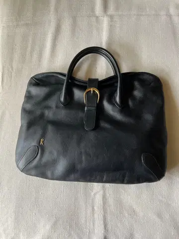 로베르타 디 카메리노 블랙 토트백