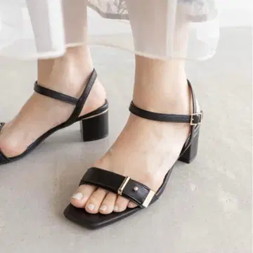 란다 스퀘어토 벨트 샌들