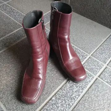 버건디 가죽 지퍼 부츠