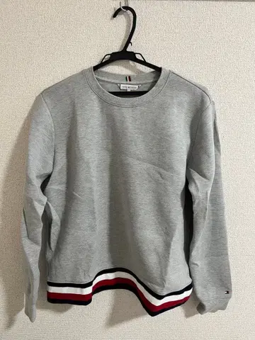 그레이 스트라이프 크루넥 트레이닝복