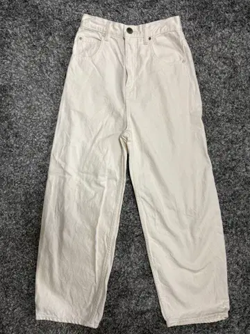 BLACK BY MOUSSY 블랙 바이 마우지 화이트 데님