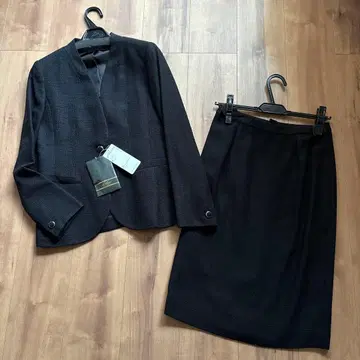 새상품 레리안 셋업 노카라 자켓 & 스커트 실크 혼방