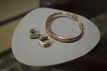 kate spade NEW YORK 뱅글과 귀걸이 세트